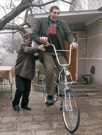 Леонид Стадник - самый высокий человек в мире