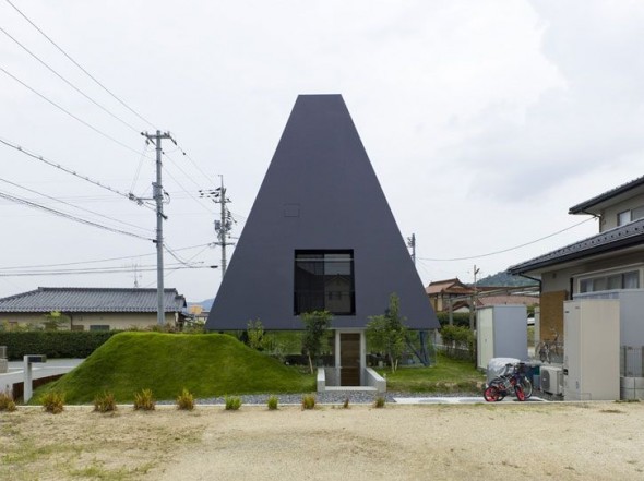 black pyramid house