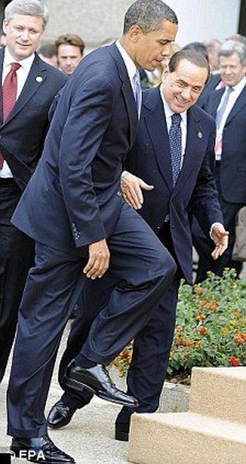 Саммит G8. Обама и Берлускони третий кадр
