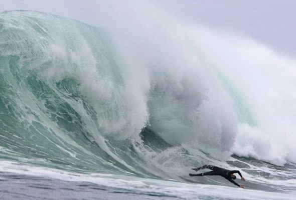 big_wave_surfing_12