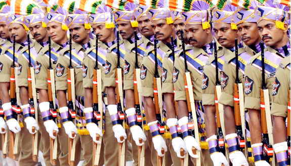 iИндийская полиция выстроилась на параде в честь Дня Независимости Индии