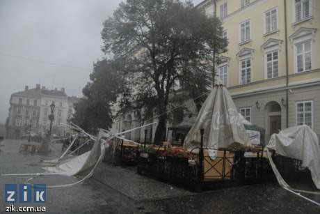 Сегодня во Львове прошел страшный ураган