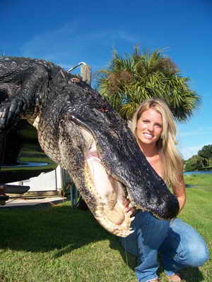 американка Эриэнн Превост убила крокодила длиной 2,4 метра
