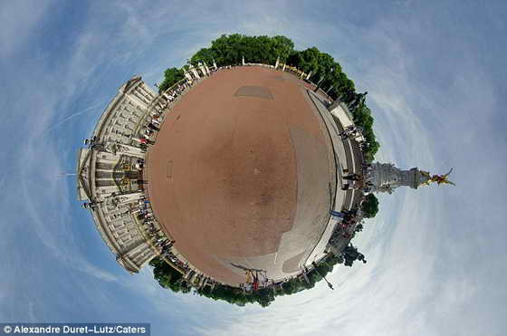 Подойдет для Королевы? Эта планета олицетворяет Букингемский дворец и Мемориал Королевы Виктории