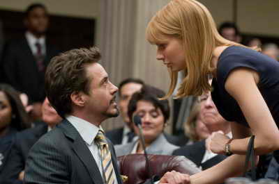 "Железный человек 2" ("Iron Man 2") с Робертом Дауни младшим в главной роли выходит на экраны 7-го мая 2010 года. В супергеройском сиквеле плохих сыграют Мики Рурк и Скарлет Йоханнсон
