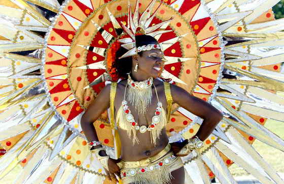 В Майами прошел карнавал, посвященный карибской культуре Miami-Broward One Carnival. На фото участница Gayelle Felix из танцевального коллектива "Fun Generation"