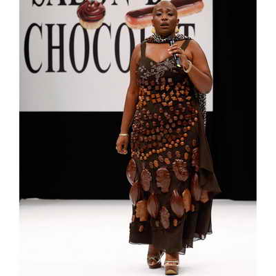 Шоколадная мода от французской певицы Доминик Маглуар