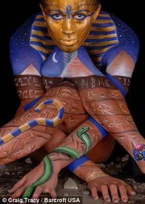 Сфинкс - боди арт в египетском стиле