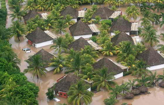 Фото с вертолета: весь Сальвадор затоплен