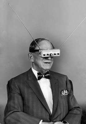 Взгляд в будущее: очки со встроенным телевизором