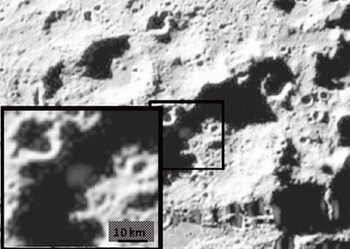 НАСА обнаружила на Луне воду