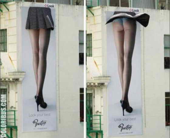 К этому провокационному рекламному щиту нижнего белья в Новой Зеландии прикреплена гигантская юбка, и когда дует ветер, он поднимается, показывая все-все ;)