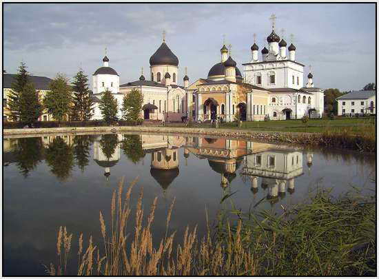 Монастырь недалеко от Москвы, Россия