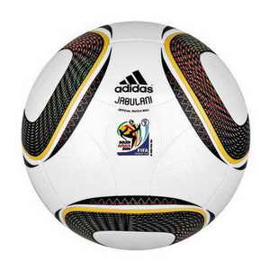 Официальный футбольный мяч Кубка Мира 2010 в Южной Африке получил название "Jabulani", что в переводе с языка народностей зулу IsiZulu означает "праздновать"