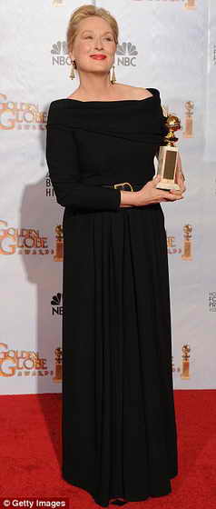 Кинодива Мерил Стрип получила "Золотой глобус" за лучшую женскую роль в музыкальной комедии "Джули и Джулия: готовим счастье по рецепту" (Julie & Julia)