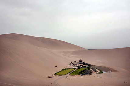 Пустыня Гоби. Китай. Оазис