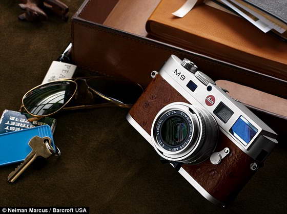 фотоаппарат M9 Leica Neiman Marcus