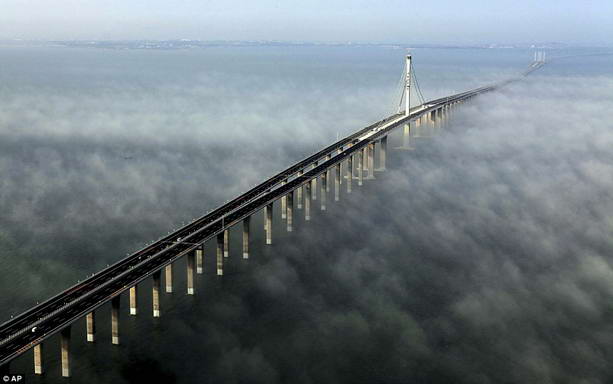 Самый длинный морской мост в мире
