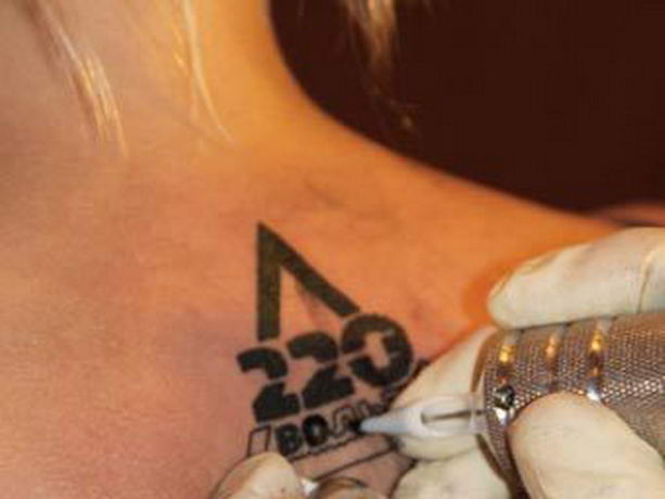 татуировка-логотип