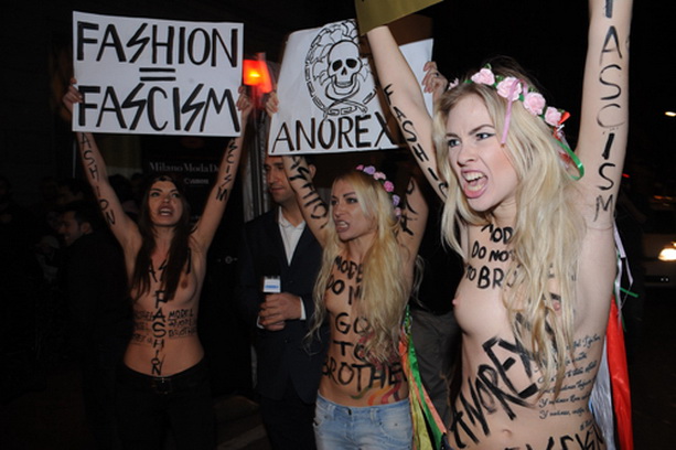 обнаженные девушки FEMEN