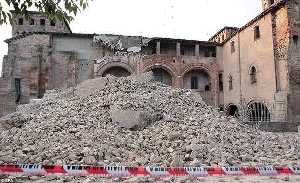землетрясение в Италии фотографии