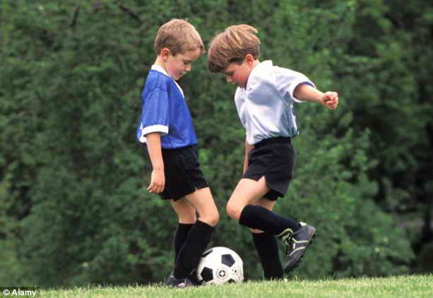 Юные футболисты