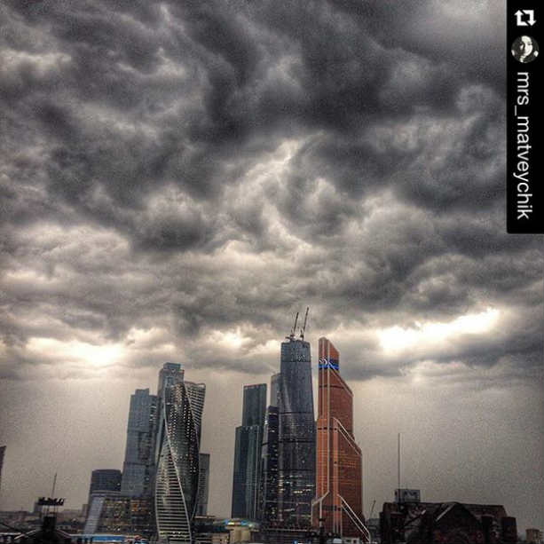 Москва гроза небо