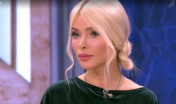 модель, актриса и певица Алена Кравец