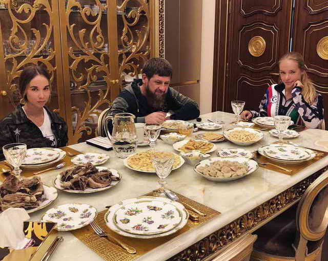 Лиза Пескова в гостях у Рамзана Кадырова