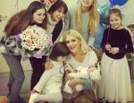 Актриса Мария Порошина и ее 5 детей и мама