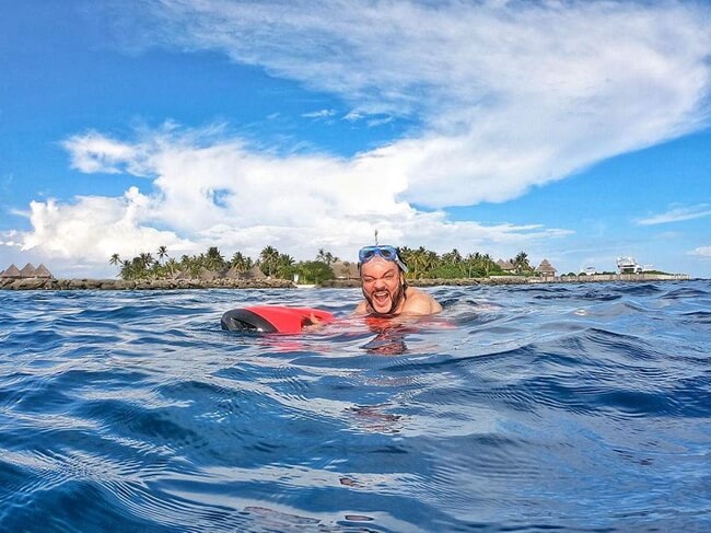 Филипп Киркоров во время отдыха на Мальдивах потерял свои плавки