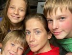 Юлия Барановская с детьми