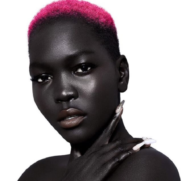 Суданская модель Ньяким Гатвеч попала в Книгу рекордов Гиннеса за самый темный оттенок кожи